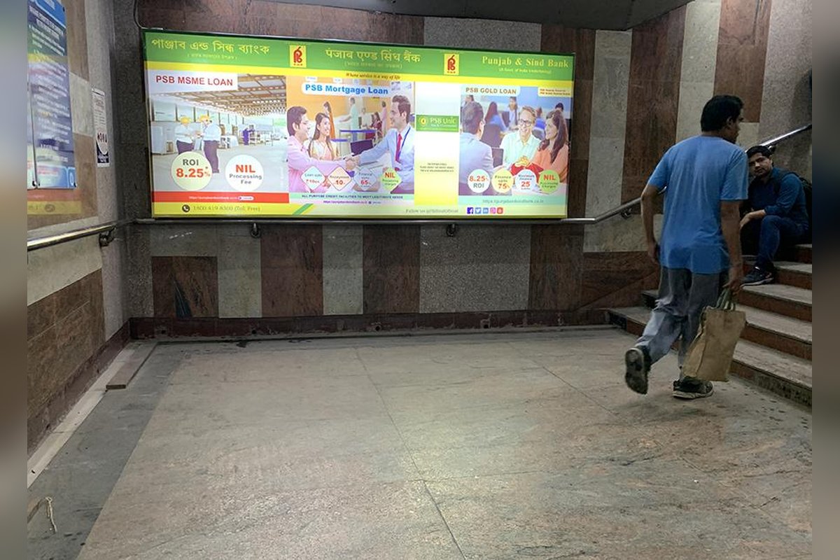 Board 02 - 1ST LANDING - PODDAR COURT DISPERSAL (10'X4', BACK-LIT)