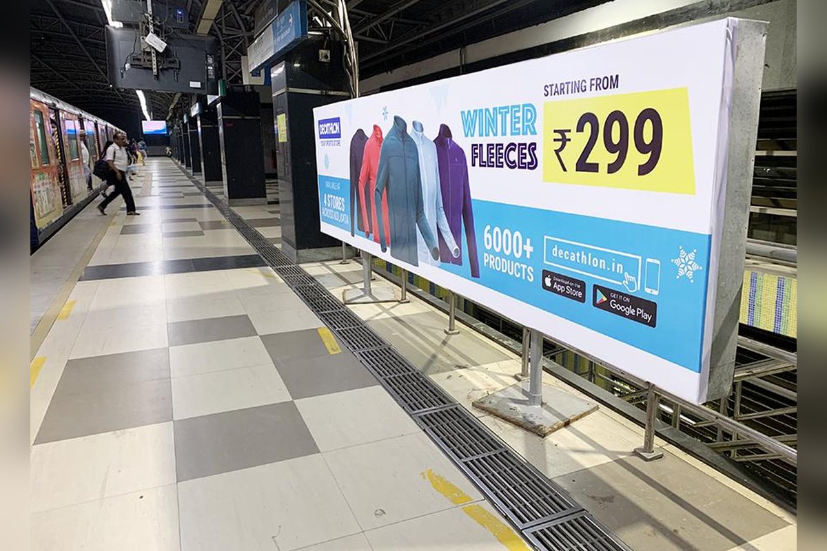 Board 02 - DN PF - BESIDE STAIR - SOUTH END (15'X4', NON-LIT)