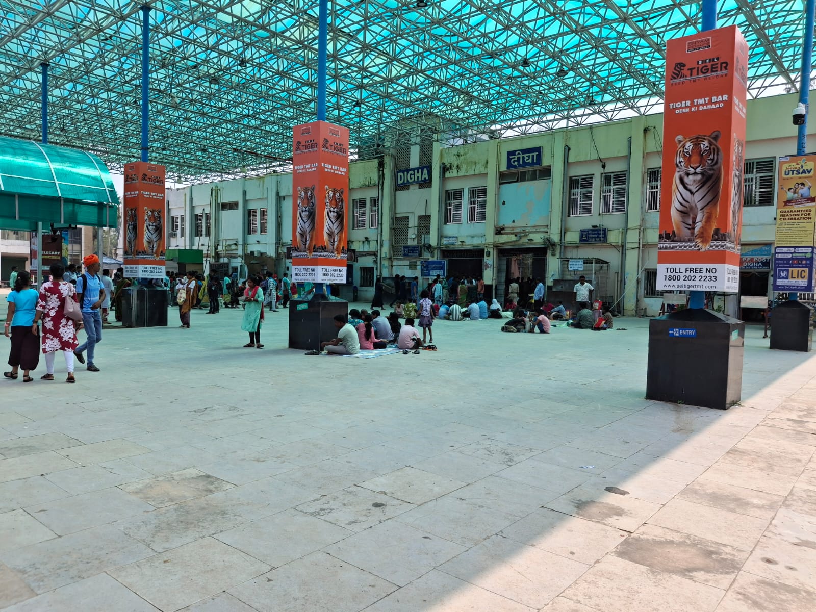 Digha Station - Main Concourse Entrance Pillar Wraps
